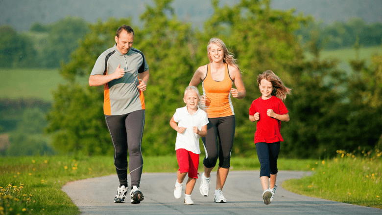 outdoor fitness activities for families in park
